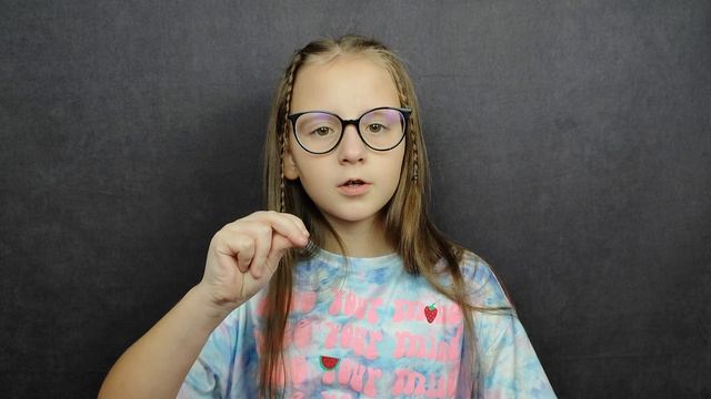 Милана Сокольникова в поддержку фильма Станислава Светлова "Отличница'