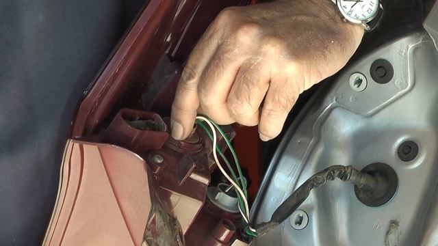 Rav4 Brake Light Replacement смотреть онлайн