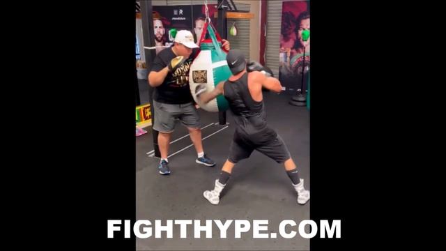 CANELO WARNS CALEB PLANT "THE CHAMPION IS BACK"; BACK TRAINING ALONGSIDE ANDY RUIZ & OSCAR VALDEZ смотреть онлайн