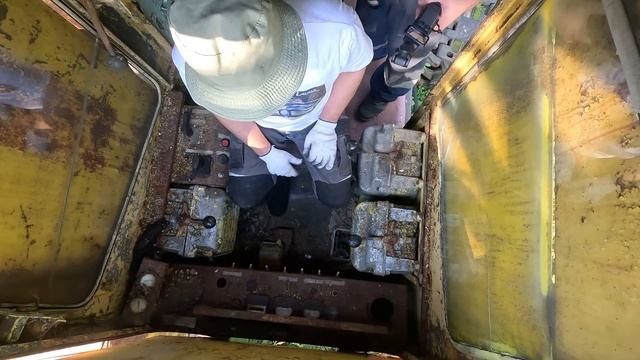 Включаем рубильник крана спустя 27 лет простоя! Жахнет?! смотреть онлайн