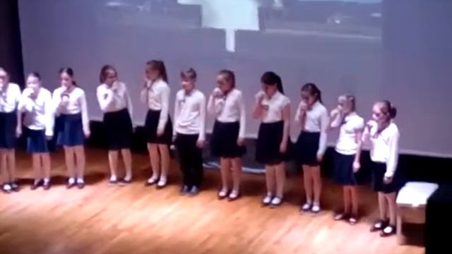 Мы с моим классом выступали в старшой школе 2005 смотреть онлайн