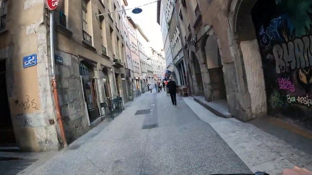 Grenoble GoPro 4k Bike Tour #2 - the old town - best soundtrack! смотреть онлайн