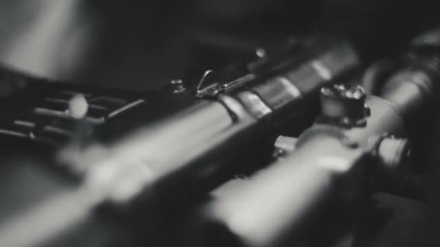 Аким Апачев & Чичерина ( Когда закончится война ) смотреть онлайн