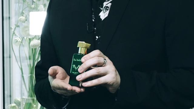 «Зелёные» ароматы на раннюю весну. Что носить, когда хочется тепла и охапок первоцветов в руках смотреть онлайн