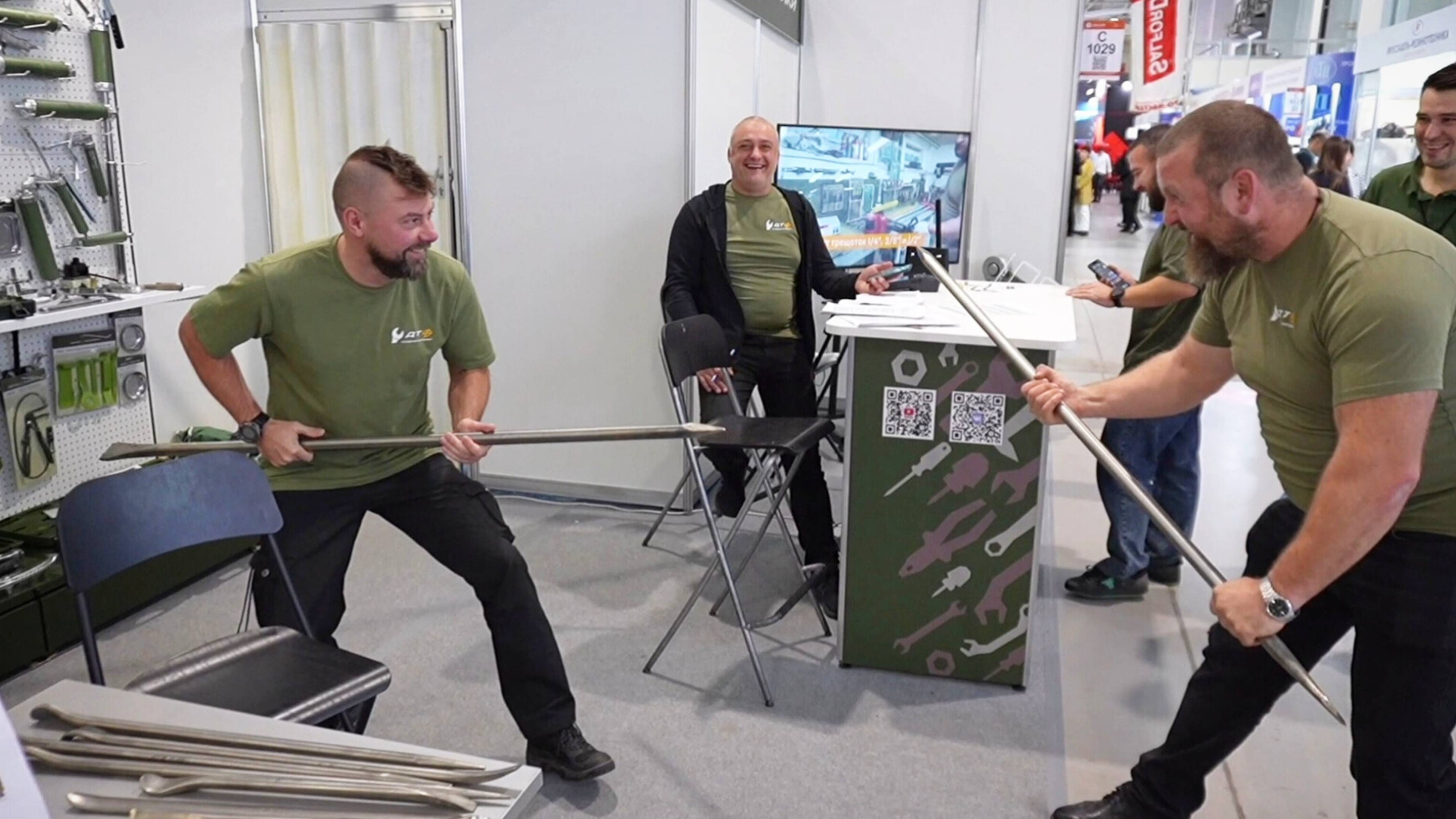 "Устроили битву за клиента": вход идут сверхлегкие монтажки смотреть онлайн