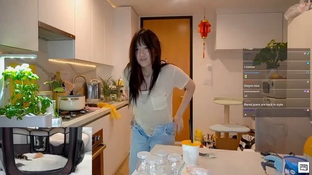 Aria Saki forgot her camera was ON! смотреть онлайн