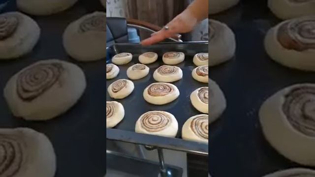 БУЛОЧКИ С КОРИЦЕЙ смотреть онлайн