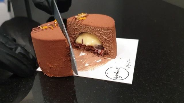 New Easter petit gateau- Callebaut chocolate/advocat/raspberry - cutting смотреть онлайн