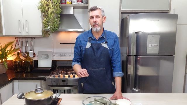 SOPA DE FRANGO COM LEGUMES E MACARRÃO CASEIRO | NOSSA COZINHA смотреть онлайн