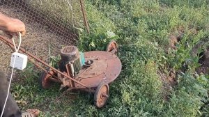 Новое изобретение Деревенского Кулибина . Газонокосилка. Испытание