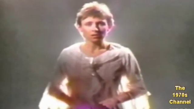 Julie Covington - Only Women Bleed смотреть онлайн
