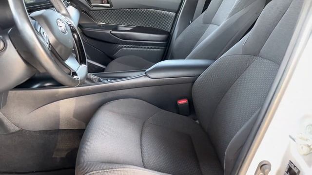 Toyota C-HR 1.8 benzina + hybrid 2019 masina second hand de vanzare in rate смотреть онлайн