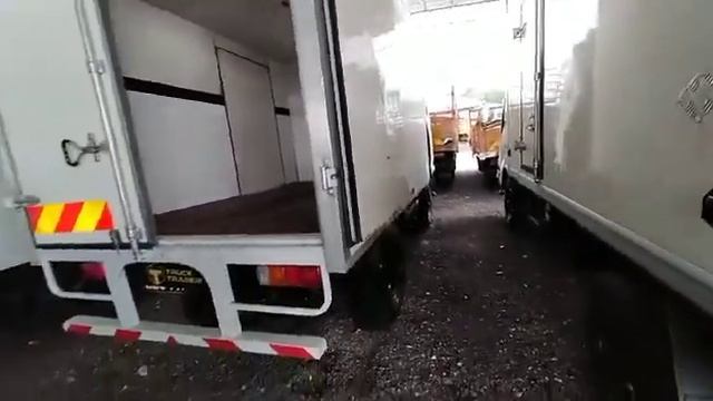 USED TRUCK HINO 300 Series WU302R-HKMLHD3 (GVW 5,000KG) 2014 BOX смотреть онлайн