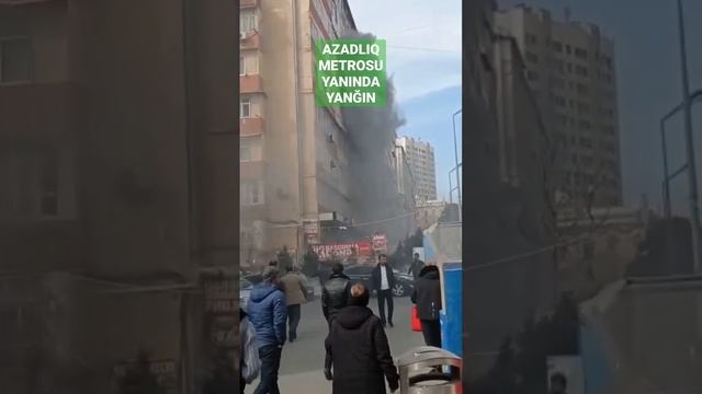 "Azadlıq" metrosu yaxınlığında yaşayış binasında yanğın başlayıb смотреть онлайн