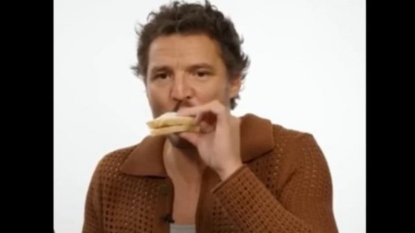 Pedro Pascal Comiendo 1 hora