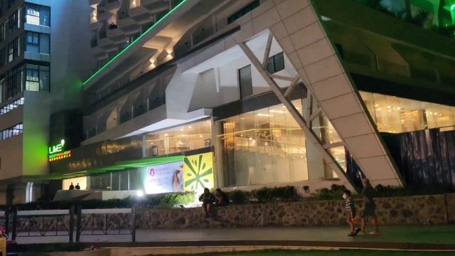 Lime Resort Hotel Sky Deck Infinity Pool Manila Bay Staycation + Bayside Buffet Food and Travel смотреть онлайн