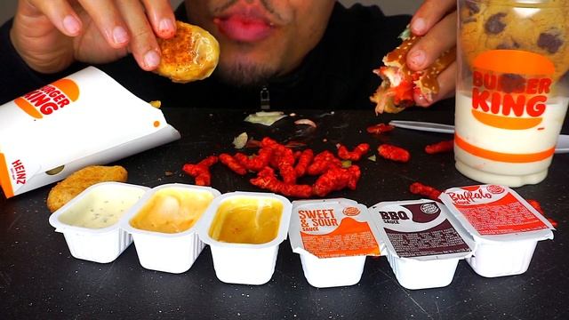 ASMR BURGER KING IMPOSSIBLE WHOPPER CHICKEN NUGGETS CORN DOG FRIES ONION RINGS RANCH EATING JERRY смотреть онлайн
