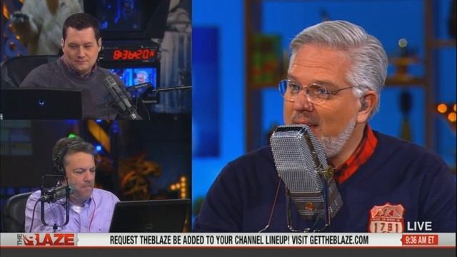 Glenn Beck is currently reading Divergent, Veronica Roth's Dystopian book series Hollywood movie смотреть онлайн
