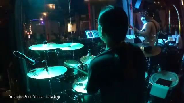 ដឹងទេថានឹក drum (Soun Vanna) смотреть онлайн
