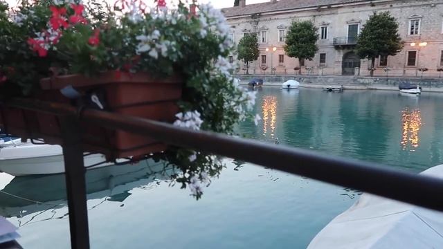 MET EEN GROTE TOERIST IN ITALIE [4/6] ✈ SINOLIFESTYLE # 79 смотреть онлайн