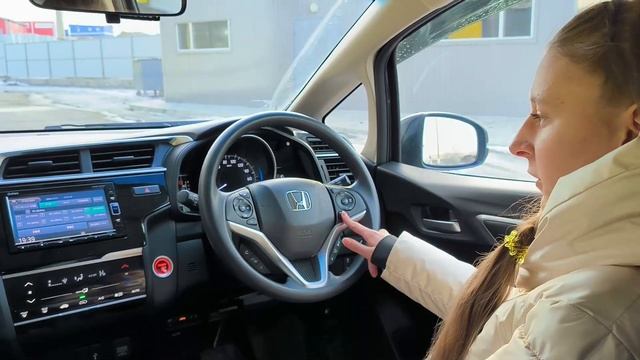 Обзор Honda Fit Hybrid за 36 секунд смотреть онлайн