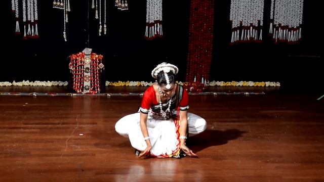 Mangalacharan dedicated to Lord Ram - with Kekikantha Shloka Odissi Dance by Madhuri Kudva 10Apr'2 смотреть онлайн