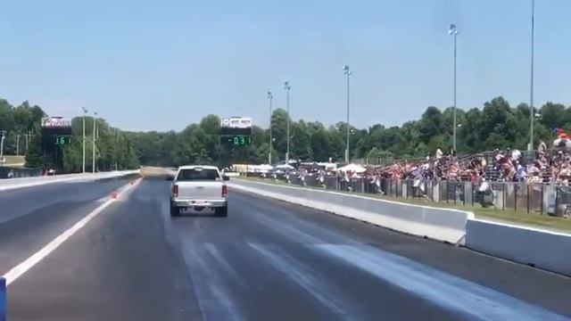 1100HP GMC Sierra goes 9’s at Full Weight! смотреть онлайн