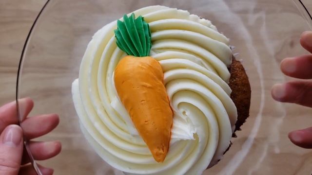 Costco Mini Carrot Cakes With Cream Cheese Icing Review смотреть онлайн