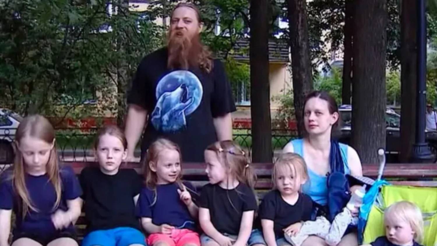 Семья Тепляковых переехала в собственную квартиру смотреть онлайн