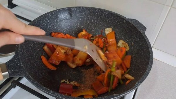 Лагман с грибами. Вкусный ужин без мяса. Овощной лагман.