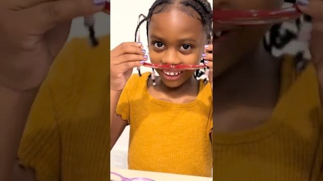 Our Customers are the cutest!! #glass #eyewear #eyeglasses #optical #lens #sunglasses смотреть онлайн