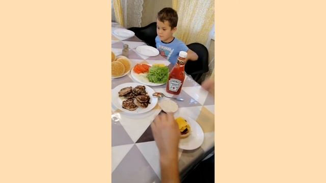 Вкусный чизбургер смотреть онлайн