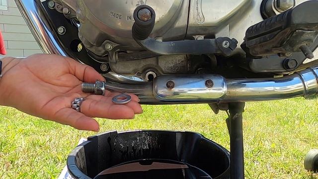 CAMBIO DE ACEITE DE NIGHTHAWK 250 HONDA 2007 смотреть онлайн