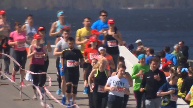 забег на набережной и различные суда, вода стремительно отходит 06⁄05⁄2018 +10...20° смотреть онлайн