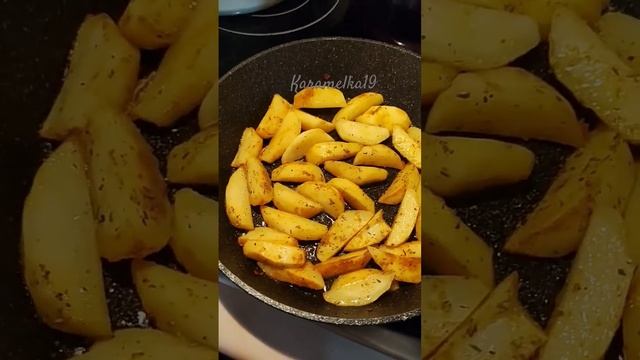 2 часть.Продолжение Вкусно ужин. Картошка по деревенски,капуста с овощами тушёная, салат из моркови смотреть онлайн