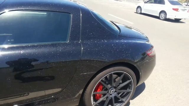 Mercedes Benz SLS AMG in Abu Dhabi смотреть онлайн