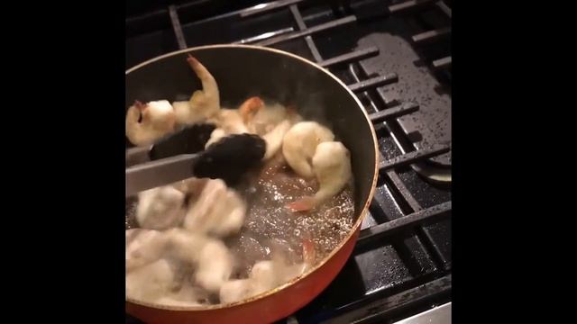 Cook with Christina : Shrimp & Chicken Carbonara смотреть онлайн