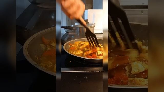 Курица в соусе терияки. Chicken in teriyaki sauce смотреть онлайн