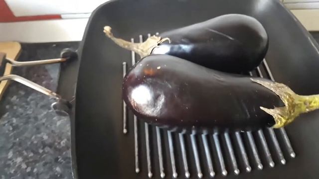 Penne con melanzana e zucchina + insalata di melanzane смотреть онлайн