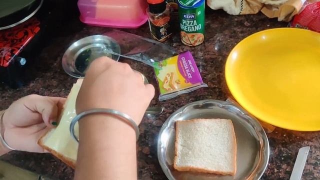 Garlic Cheese Bread Without Oven | How To Make Cheesy Garlic Bread on Tawa at Home | Tawa Recipe смотреть онлайн