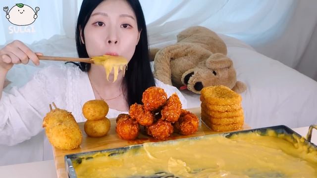 ASMR MUKBANG| 직접 만든 불닭 양념치킨 치즈 퐁듀 먹방 & 레시피 FRIED CHICKEN AND CHEESE EATING смотреть онлайн