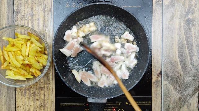 Картошка с курицей . Potatoes with chicken . смотреть онлайн