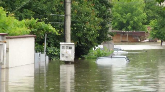 Кадри след наводнението в Добрич смотреть онлайн