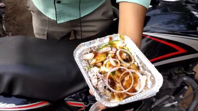 Best Golgappa and Aloo Tikki in Delhi | Tughlakabad Extn, Delhi Street Food смотреть онлайн