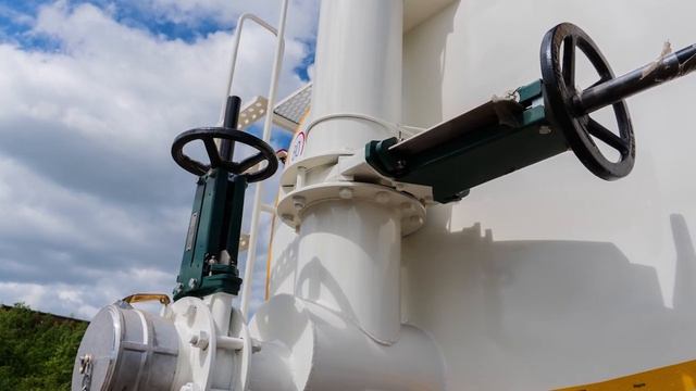 Видео-обзор автоцистерны АЦН-20 КАМАЗ 6522