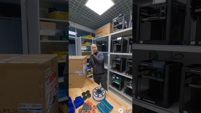 3Д принтер от деда мороза 🧑🎄- ещё один Bambulab в студию смотреть онлайн