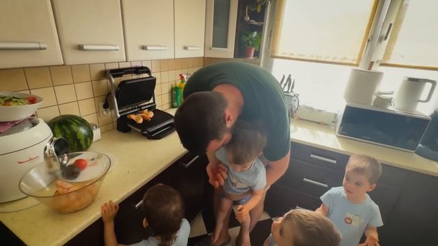 Гриль с Четверняшками смотреть онлайн