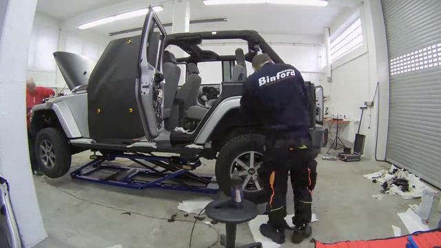 CarWrapping Jeep Wrangler mattschwarz смотреть онлайн
