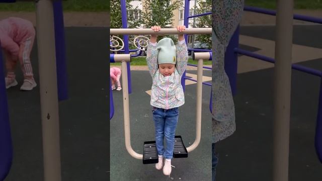 Лиза любит куллеры, ест желе смотреть онлайн