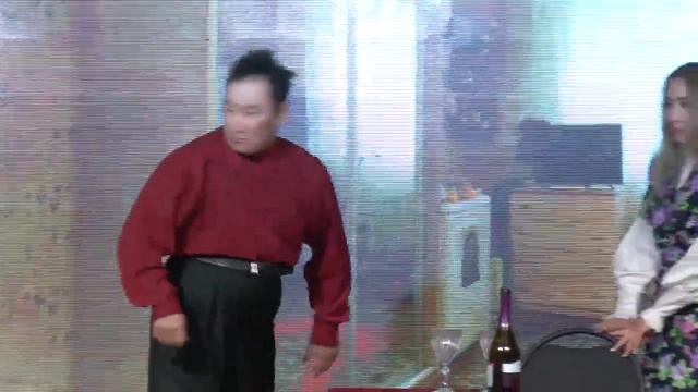 Хара көр-күлүү бөлөҕө, сценка "Ыскаап". Хара нэһилиэгэ смотреть онлайн